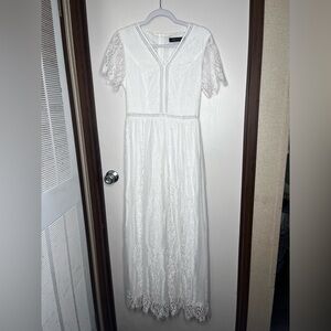 MEROKEETY White V-Neck Flutter Sleeve Maxi Dress